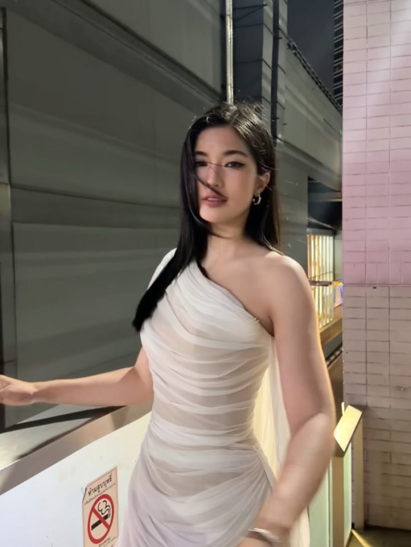 ก้อย อรัชพร ลุคออกงานล่าสุด สวยจนรุ่นใหญ่ต้องทัก