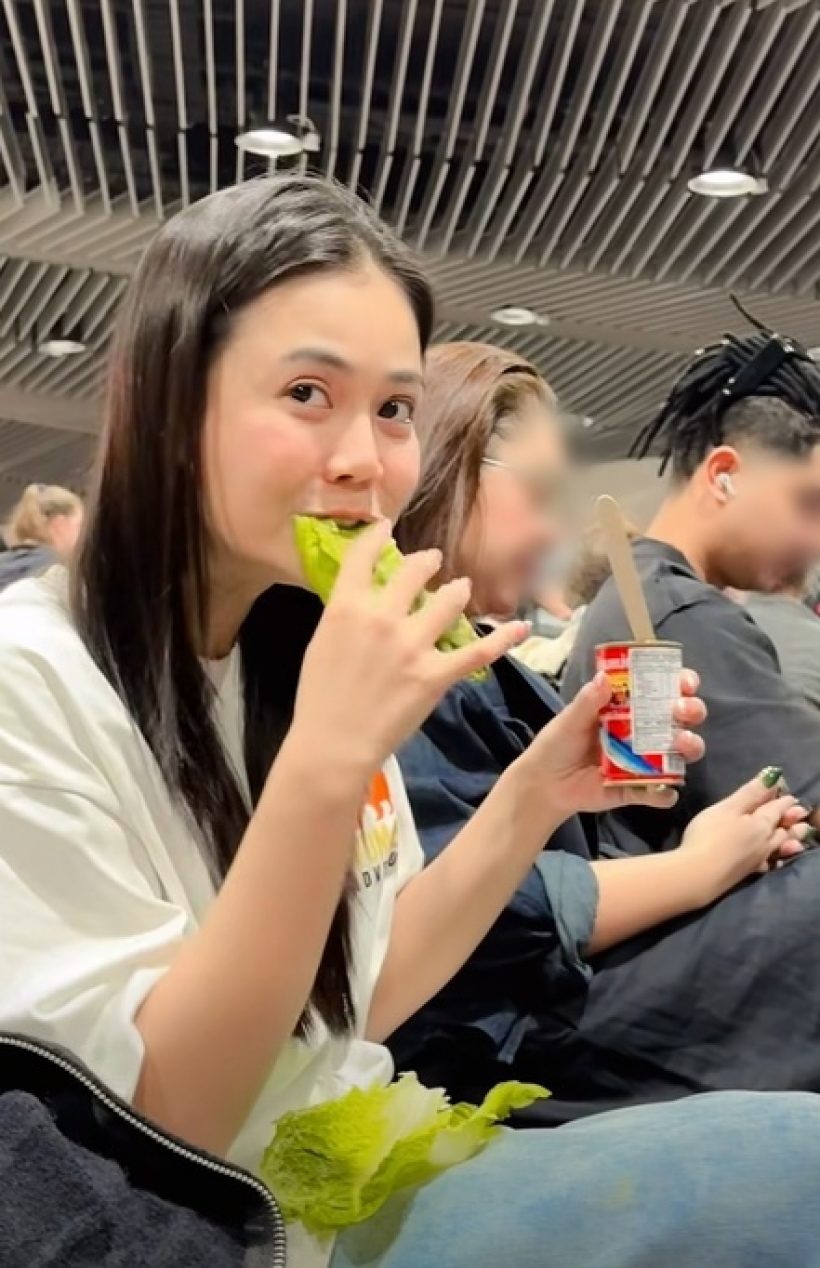 ชาวเน็ตแห่ตำหนิ!! ลำไย ไหทองคำ นั่งกินสิ่งนี้...ที่สนามบิน