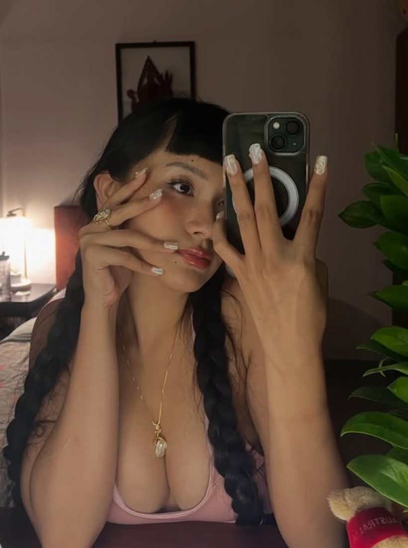 เซอร์ไพรส์ทั้งวงการ! ศิลปินสาว ลงสมัคร สส. พรรคประชาธิปัตย์